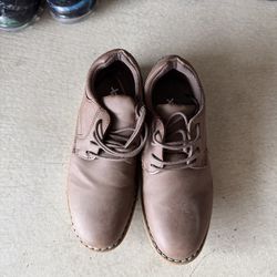 Boy shoes sizes 2