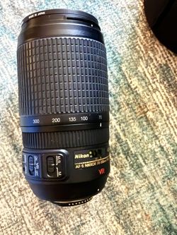 Nikon AF-S 70-300 Mm F/4.5-5.6G