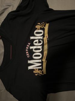 Modelo cerveza shirt