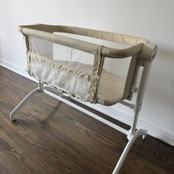 Infant Bassinet and Bedside Sleeper
