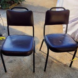 Set Of Two Matching Chairs Excellent Condition 