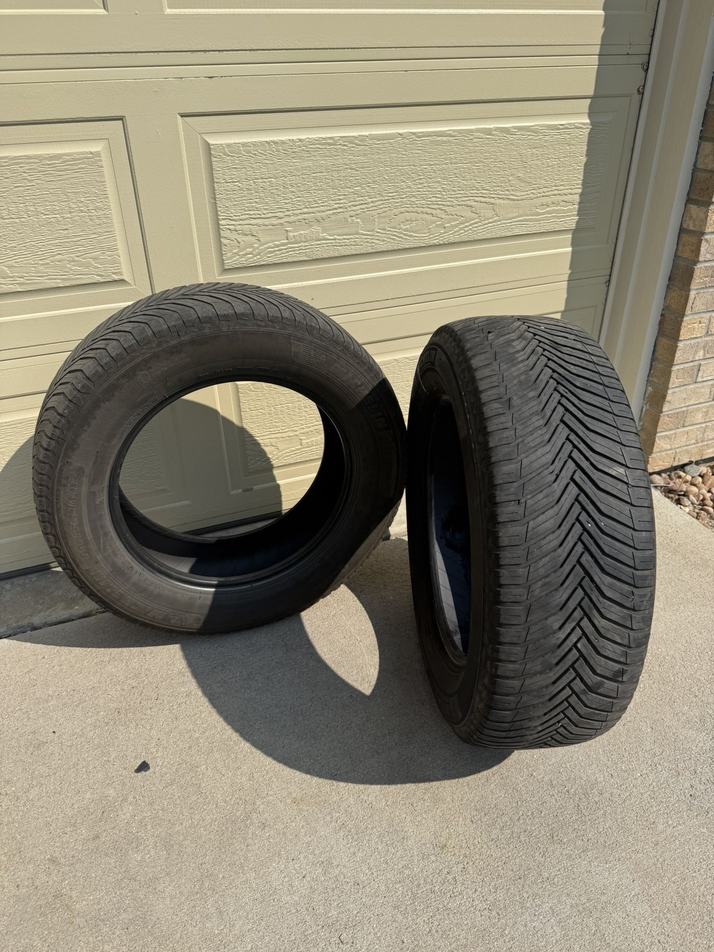 Tires. 235/65/R18
