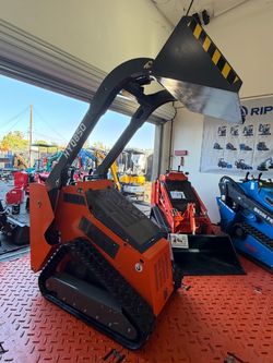 25HP Mini Skid Steer – 1,300 lb Capacity, 46” Bucket