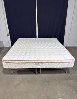 Cal King Saatva Classic 11.5” FIRM Mattress *delivery*