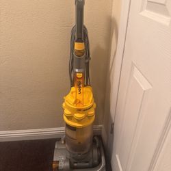 Dyson Upright Bagless Vacuum