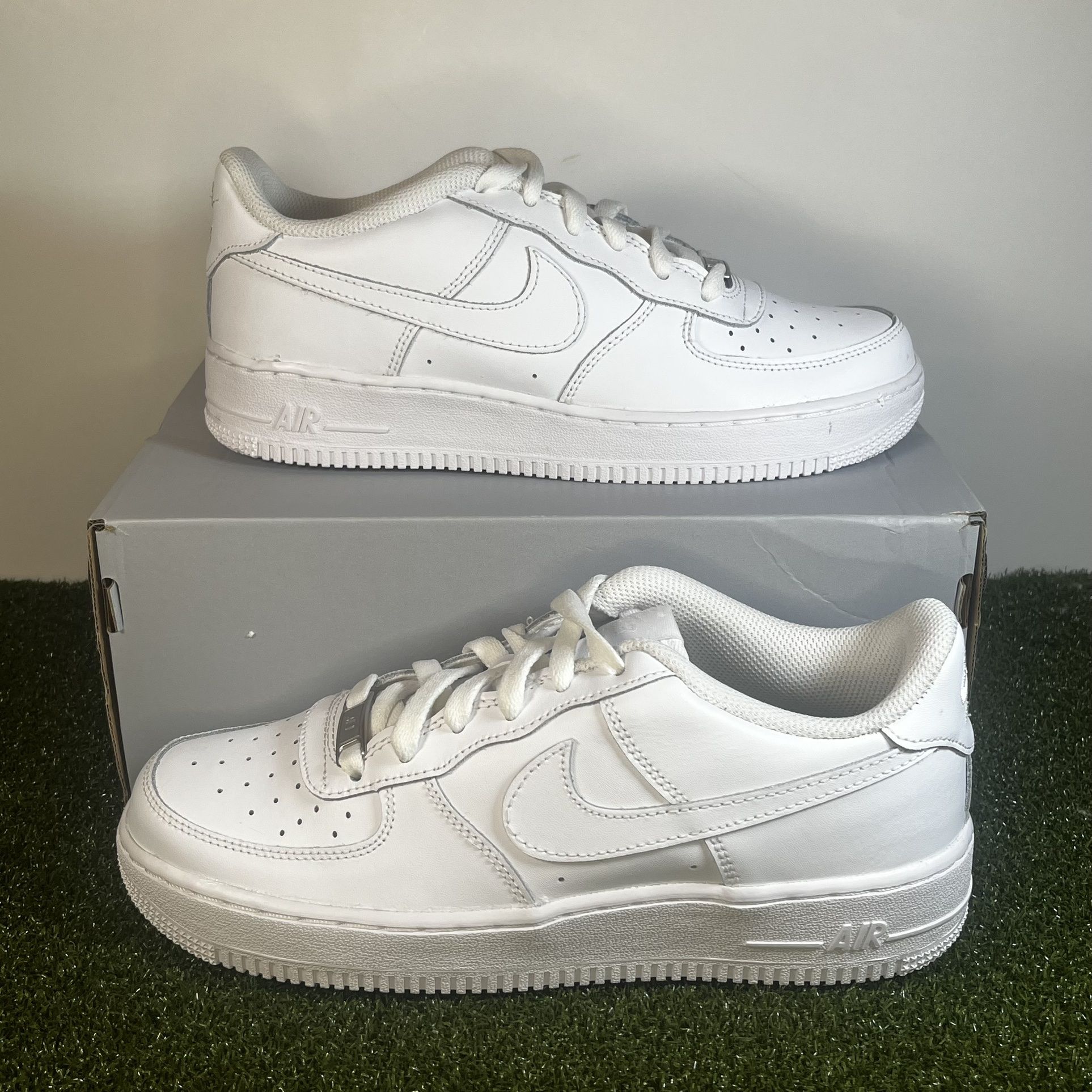 Nike Air Force 1 Le GS 'Triple White