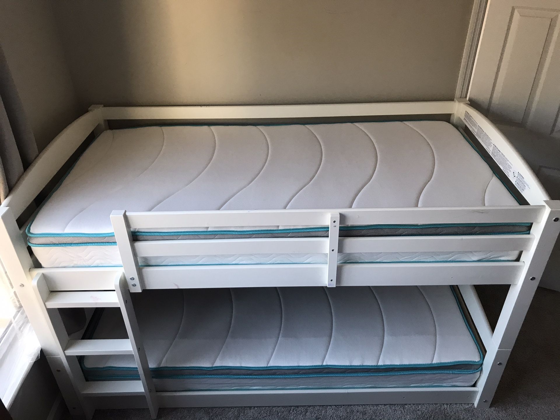 Bunk Bed (like new)