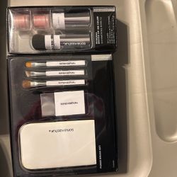 To Go Makeup Brushes And. Blush 