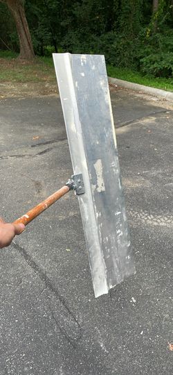 Multi angle spray paint shield
