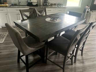 Dining table and chair set