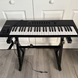 Native Instruments Controller Keyboard Plus Stand