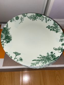 90-Piece Botanical Dinnerware Set – Like New (45 Dinner + 45 Salad Plates)