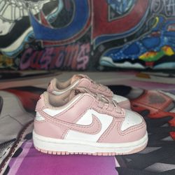 Nike Dunk “White Pomegranate”