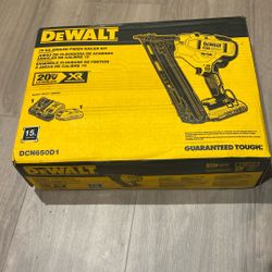 Dewalt 15 GA Angled Finish Nailer Kit.  DCB650D1