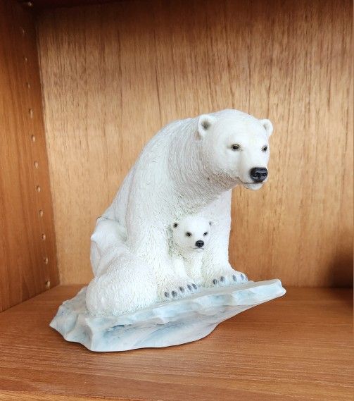 Polar Bear Statue