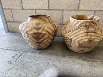 Pair of baskets/baskets/woven baskets
