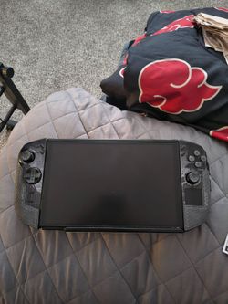 Legion Go w/ go 2 controllers (2 TB)