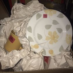 Pier one dishes and cups