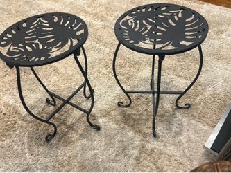 2 brand new outdoor tables for plants