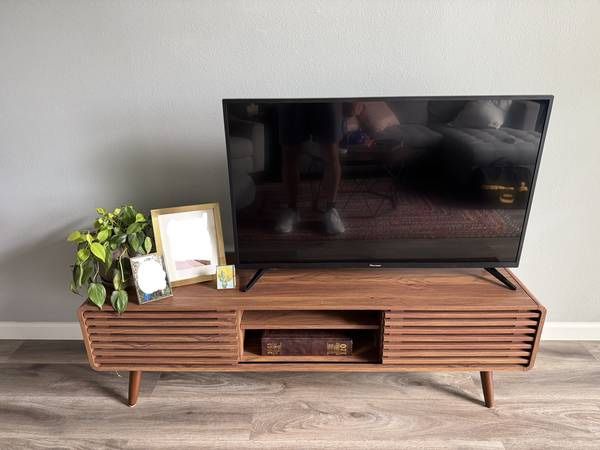 Pioneer 43 Inch 4K Ultra HD Smart TV - Like New