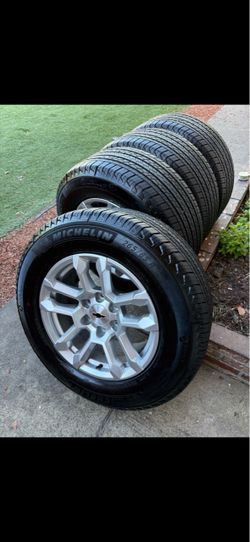 Like new wheels Chevy Silverado 18