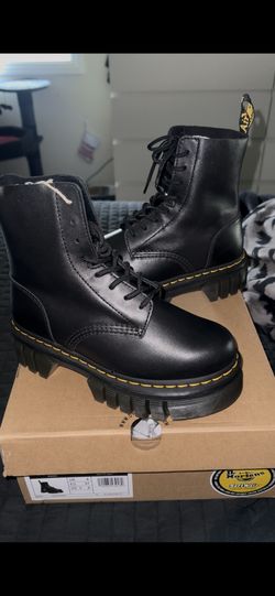 Dr Martens Audick 8-EYE boot
