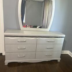 Dresser w Mirror 