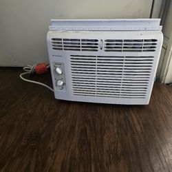 FRIGIDAIRE WINDOW AIR CONDITIONER 5000 BTU