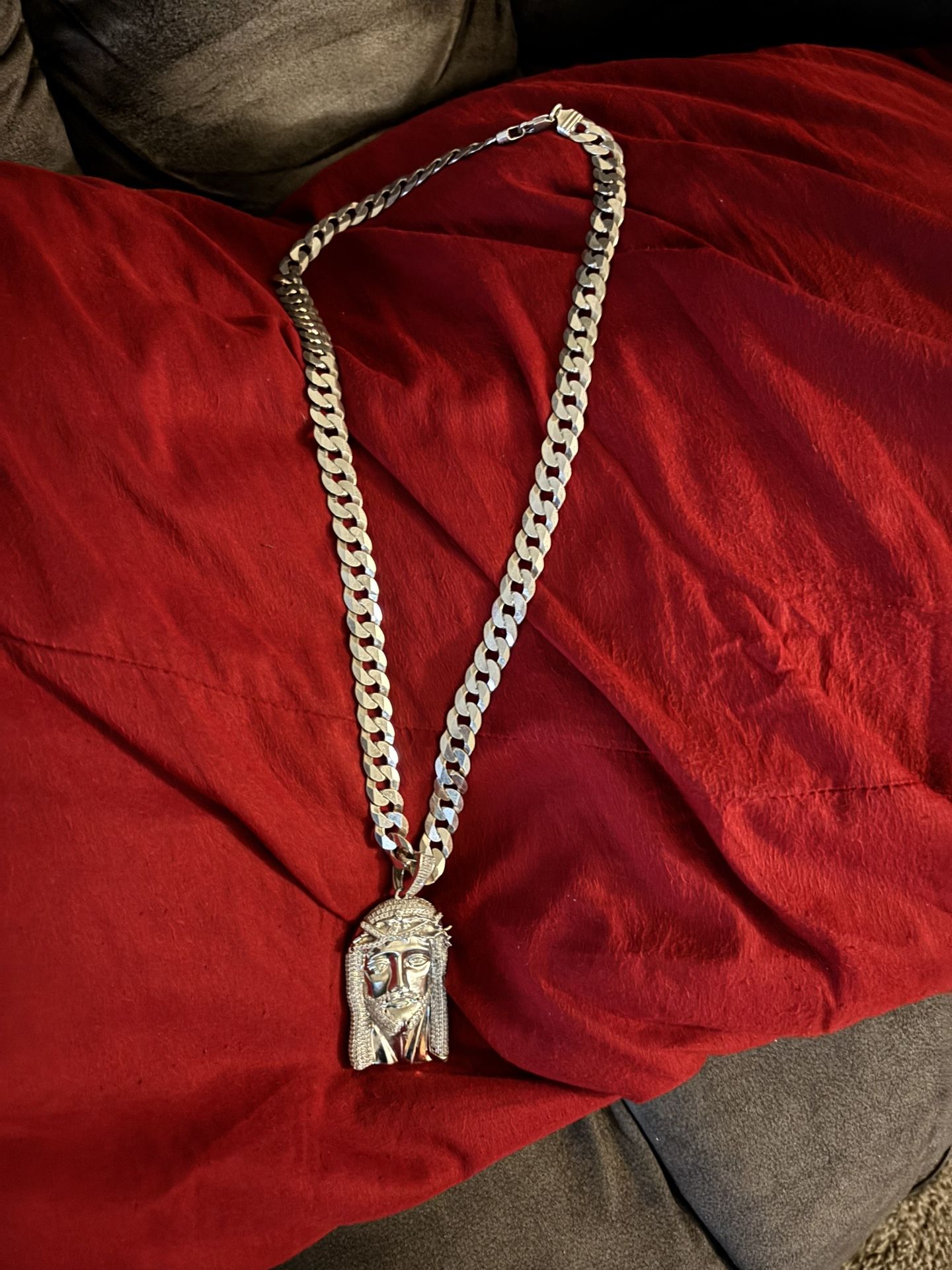 Heavy 925 Silver Cuban Chain With Jesus Pendant