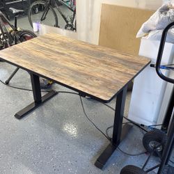 Standing Desk (adjustable)