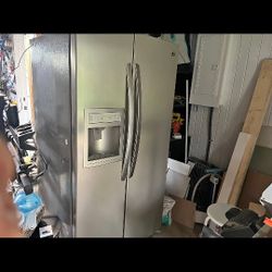LG Refrigerator Excellent Condition 