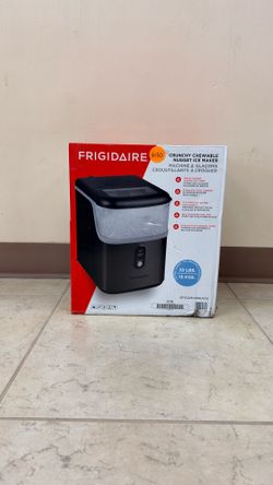 FRIGIDAIRE CRUNCHY CHEWABLE NUGGET ICE MAKER 33 LBS.