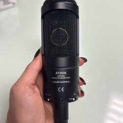 Audio-Technica Micrófono condensador cardioide AT2035,