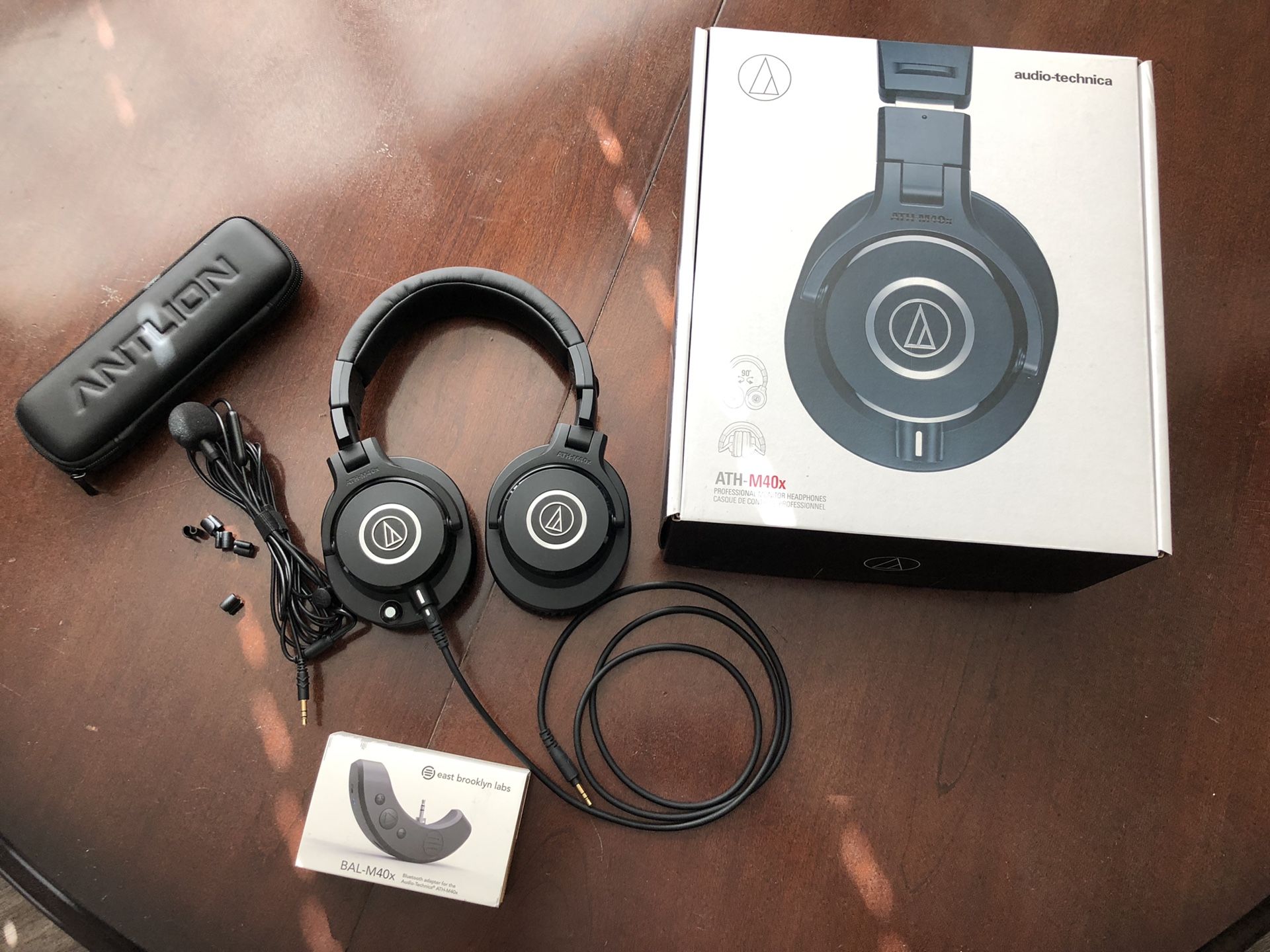 Audio technica ath-m40x plus accessories