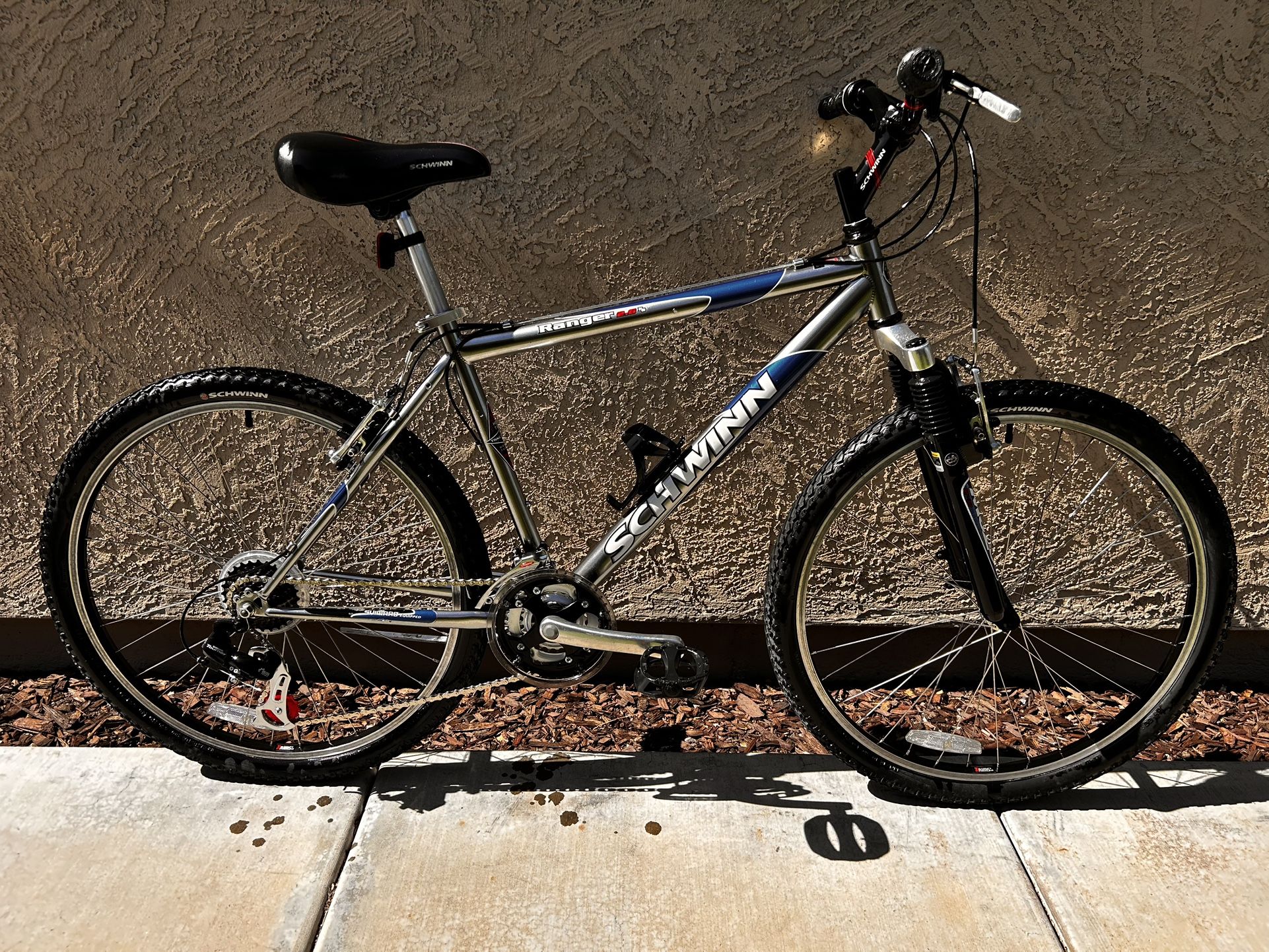 SCHWINN Ranger 2.6 FS 21-Speed Mountain Bicycle 18” Medium Frame 26” Wheels, New Cables, Tubes, Chain, Seat, plus a Full Tune-Up