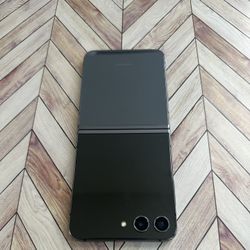 Samsung Galaxy Z Flip5 (256GB) Unlocked/ Liberado 