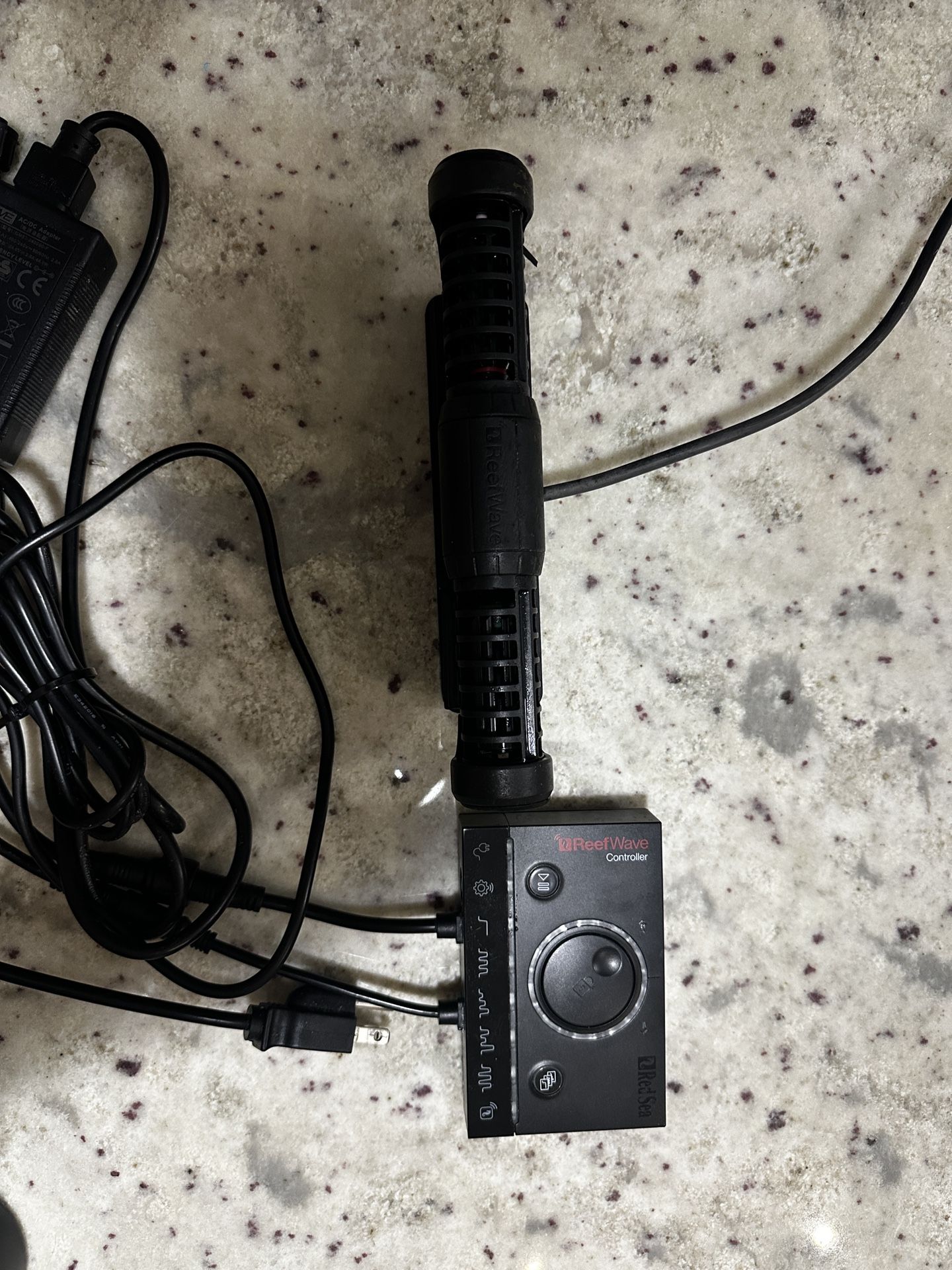 ReefWave 25 Pump with Controller (1980 GPH) - Red Sea