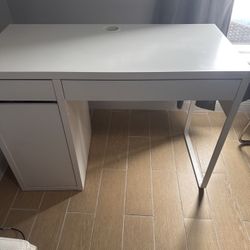 Desk With Chair