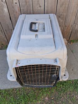 Medium size carrier $20 used condition south La 90043