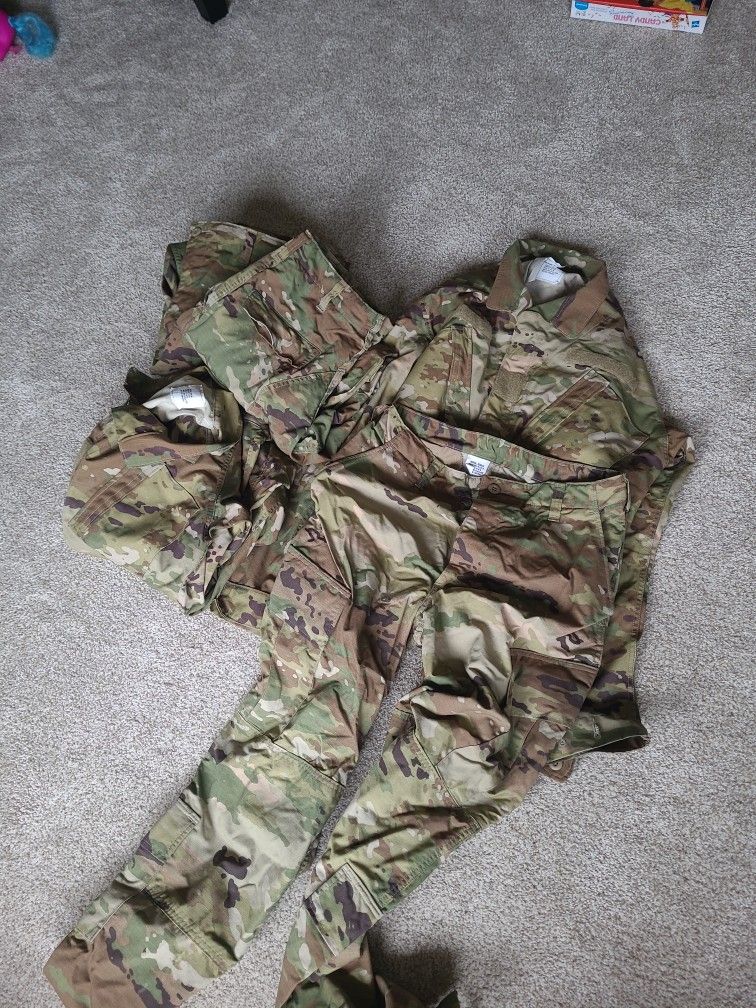 Medium Regular OCP Tops & Bottoms