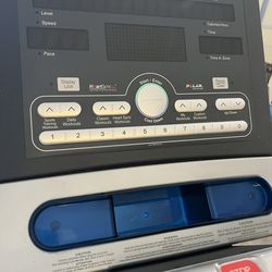 🏃‍♂️ Life Fitness T70 Treadmill – Commercial Grade – Excellent Condition
