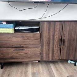 Entertainment Dresser
