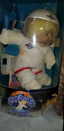 A cabbage patch vintage astronaut doll
