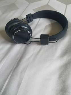 Blue tooth headphones