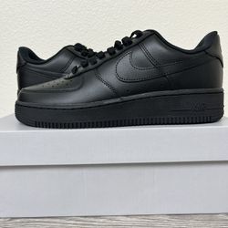 Nike AirForce 1 Low Triple Black