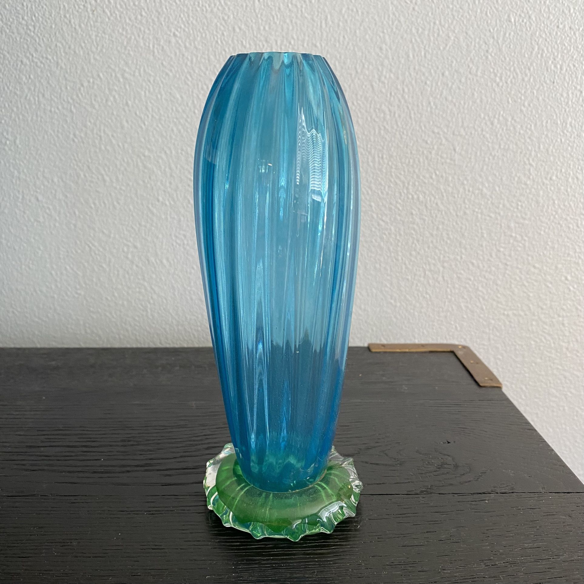 LARRY HOGUE hand blown glass vase 11R 8.5" Vintage 2000s