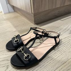 Womens Gucci Sandals  US 5