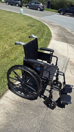 Wheelchair 18inch  w/foot rest