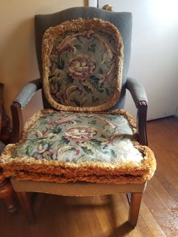 2 chairs and table