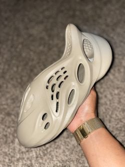 Yeezy Foam RNR Stone Taupe Size 10